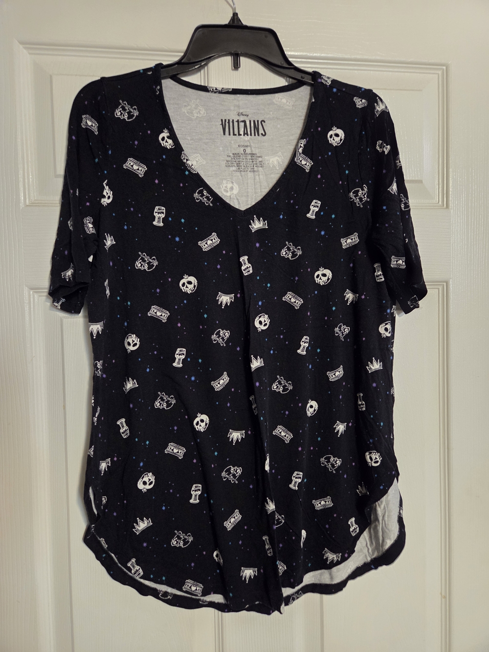 Torrid Disney Villains Black V-Neck Tee with White Motif